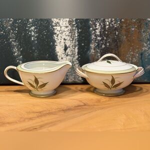 Noritake Greenbay Creamer and Lidded Sugar Bowl Set
